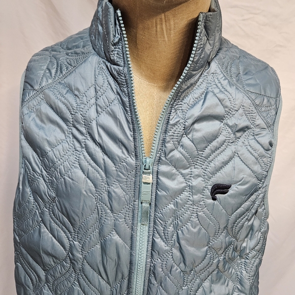 NWOT Fabletics The Loft Vest Aqua Arctic Wave Sz Large, Outdoor Ret. $90 - Picture 2 of 9